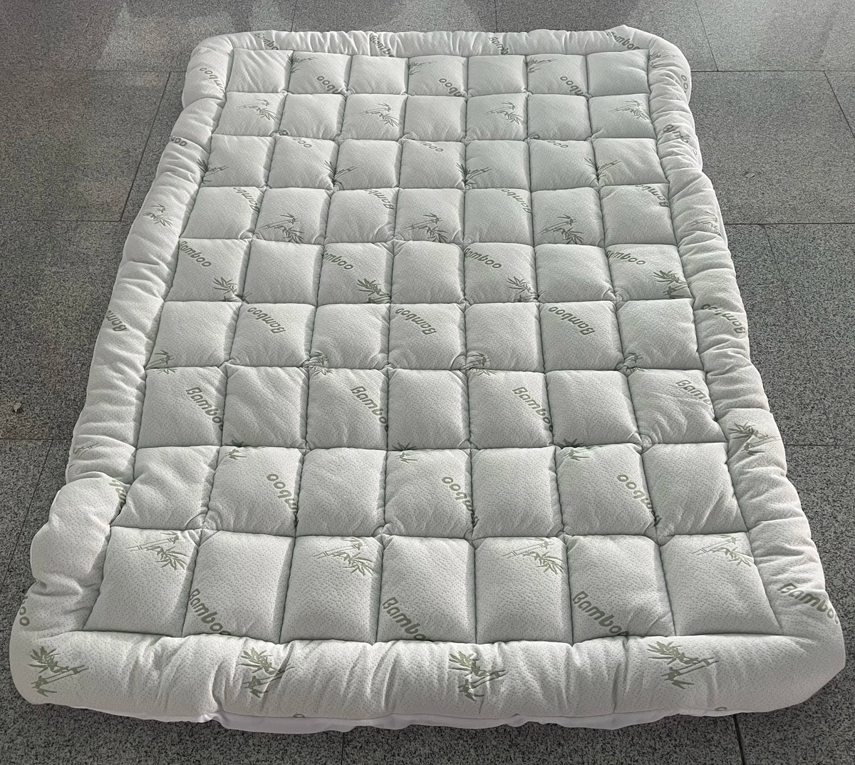Extra Thick Bamboo Fiber Mattress Topper Cooling Breathable Quilted Mattress Pad with Deep Pocket Fitted Mattress Protector