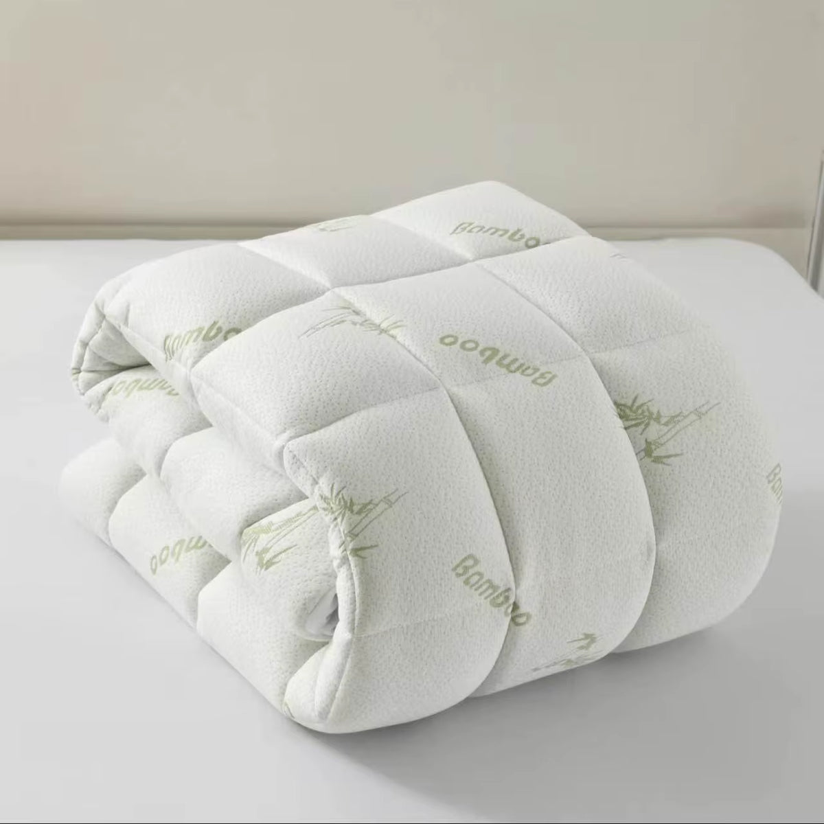 Extra Thick Bamboo Fiber Mattress Topper Cooling Breathable Quilted Mattress Pad with Deep Pocket Fitted Mattress Protector